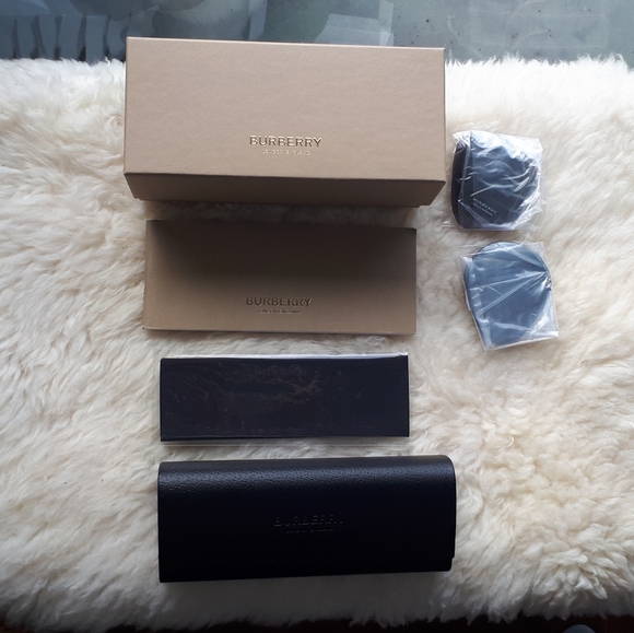 💯Authentic Burberry B 3108 BNIB sunglasses - Picture 2 of 15